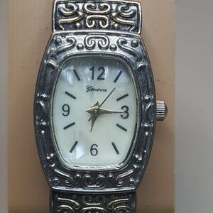 🦋10/$20🦋 Geneva # 15330 Silver/Goldtone Accented/MOP Women's Cuff Watch